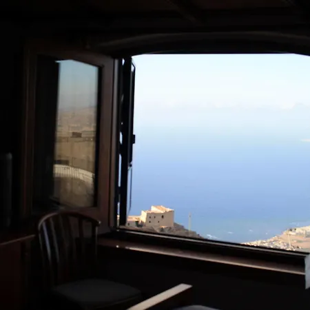 Aparthotel Edelweiss Erice